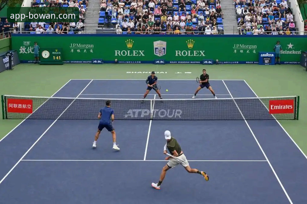 沙漠天堂的等待与指尖的赛场：博万体育平台如何重塑网球观赛体验